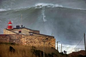 Garret-McNamara-100-Foot-Wave